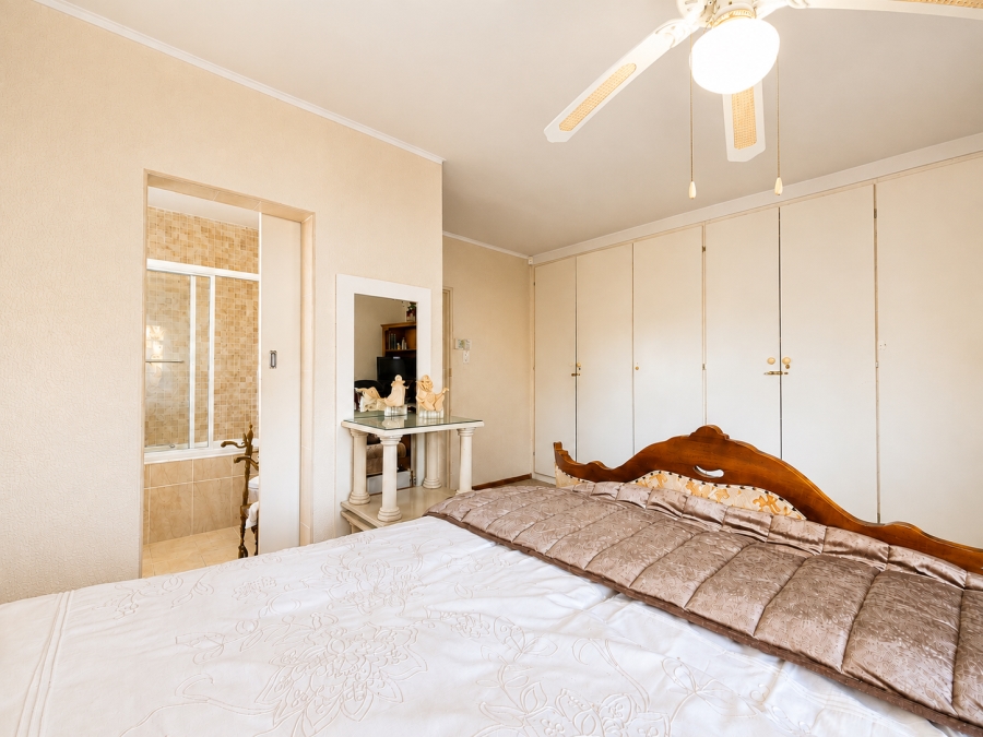3 Bedroom Property for Sale in Wynberg Upper Western Cape